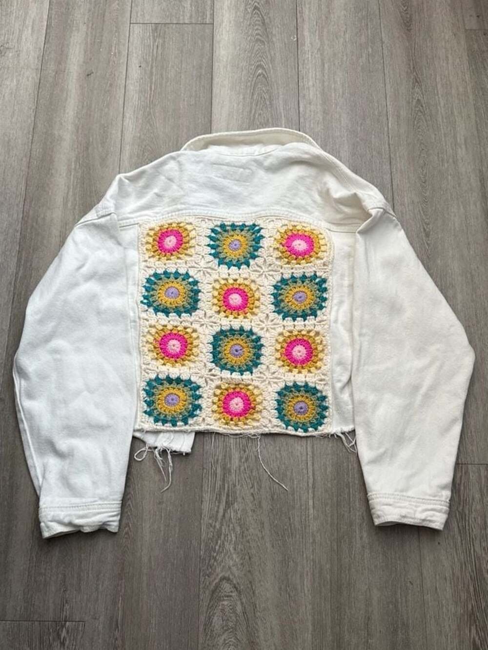 [BLANKNYC] Crochet Appliqué Cropped Denim Jacket White, Size XS
